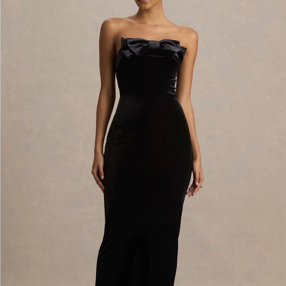 Club London ILLUSION
Black Velvet Bandeau Maxi Dress With Bow Detail